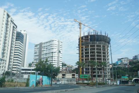 ‘Hay gente que dice que quiere huir de la bulla y se van a vivir al pie de una carretera en urbanizaciones’: es la crítica de un habitante del centro de Guayaquil