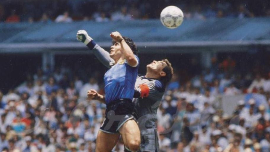 Anécdotas de la guerra de las Malvinas en el fútbol: la negativa de Alfredo Di Stéfano, el ‘robo’ de Diego Maradona a Inglaterra y los cánticos de apoyo a Osvaldo Ardiles