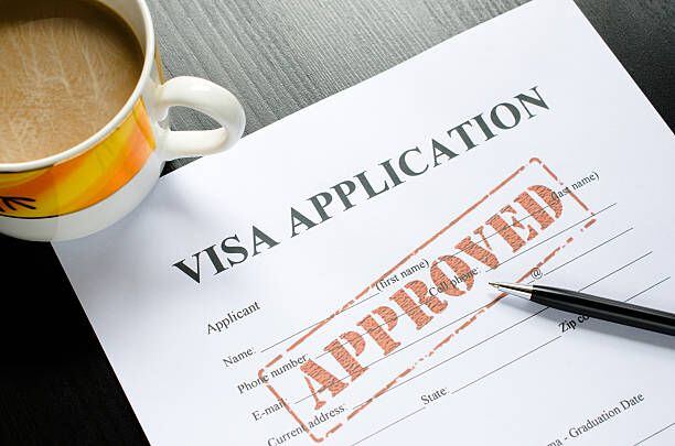 Llenar el formulario DS-160 es el paso más importante del trámite de visa porque la entrevista del oficial consular se basará en la información que proporciones ahí. 