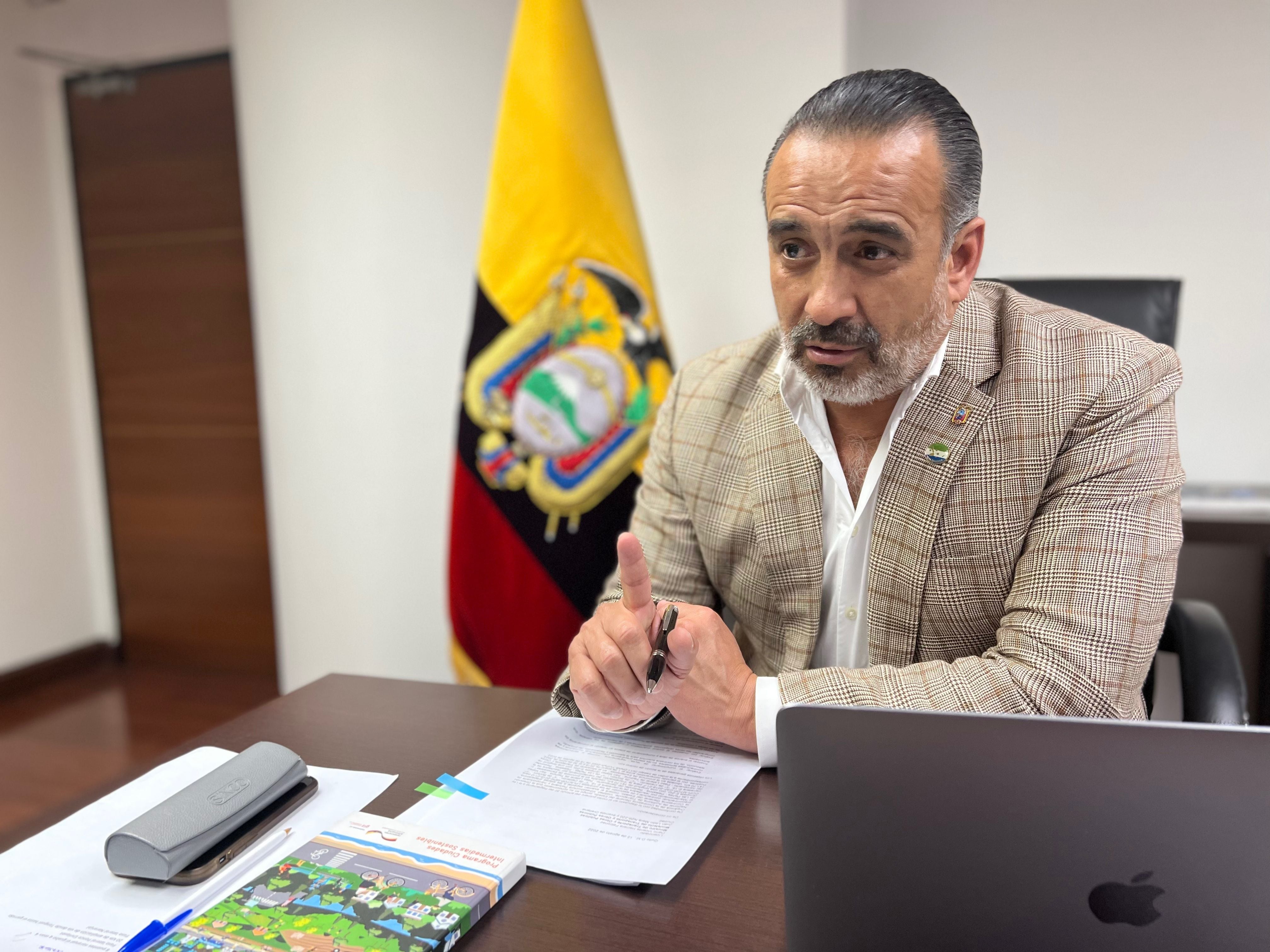 Darío Herrera, ministro de Transporte y Obras Públicas: Dentro de los 17 proyectos que se han planteado, la prioridad del presidente es el Viaducto Sur o quinto puente 