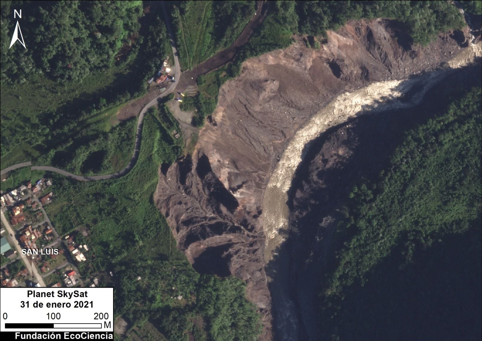 Impacto del proceso de erosión cerca a la localidad de San Luis. Del 2020 al 2024 se determinó un total de 53,4 hectáreas de erosión regresiva solo en esta zona.