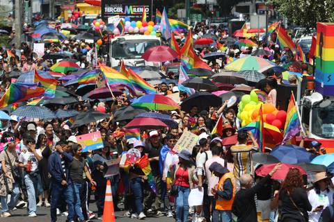 Marcha del Orgullo LGBTIQ convocó a decenas de personas en el norte de Quito