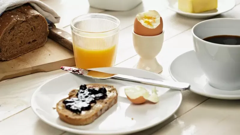 El jugo de naranja está asociado a la idea de un desayuno saludable. Getty Images