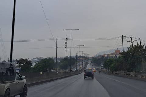 ¡Precaución! llovizna moja la calzada en varios sectores de Guayaquil 