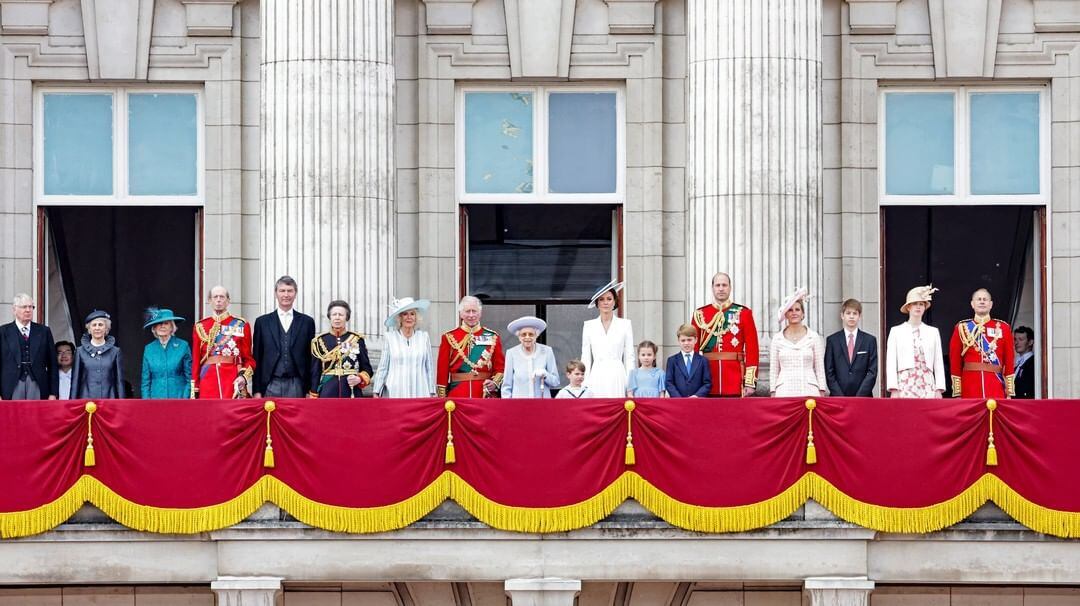 Meghan Markle reaparece “muy discreta” en Reino Unido: Sin querer eclipsar a  la reina Isabel II, llega junto a Harry y es captada en el palacio de  Buckingham pero no se asoma
