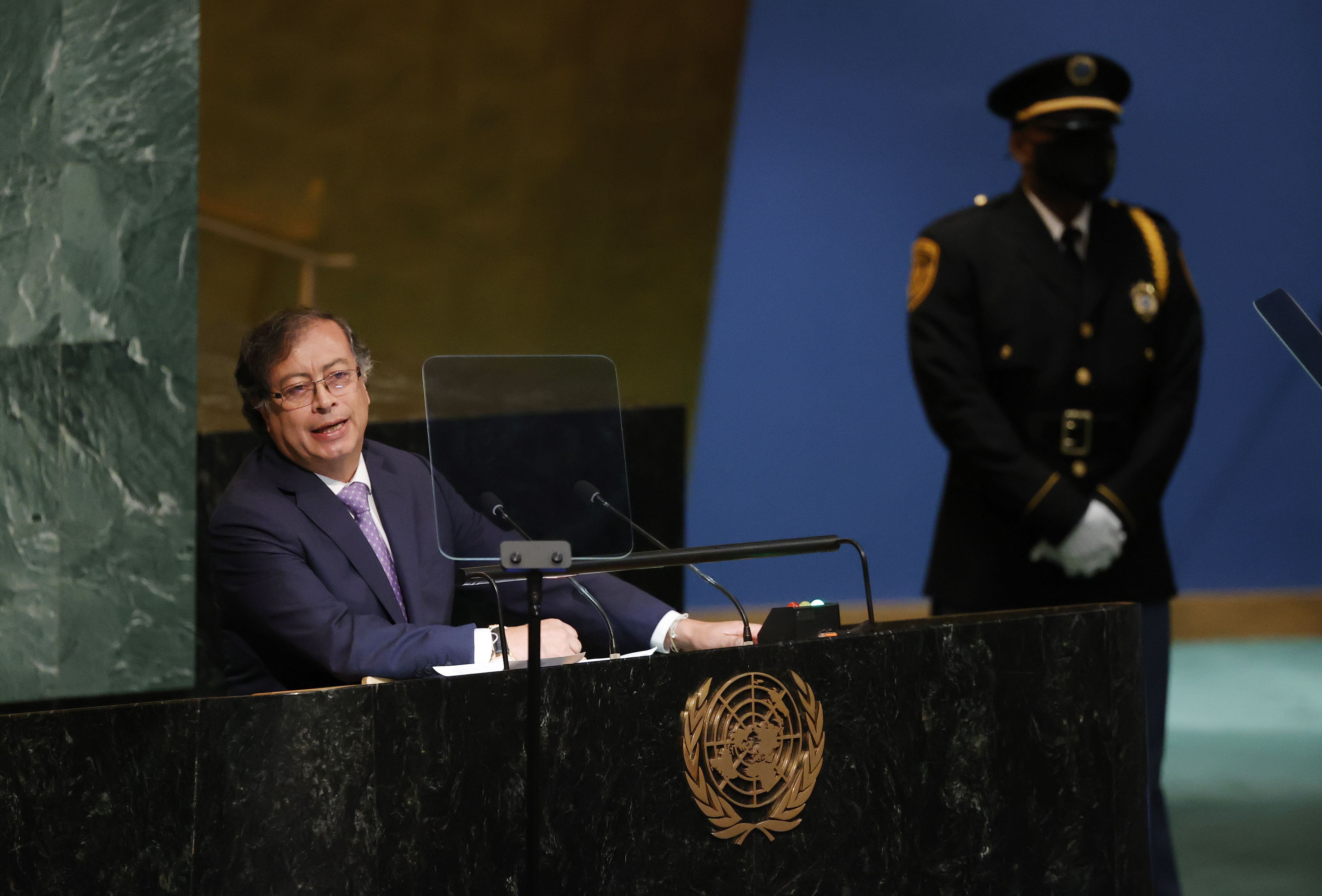 El presidente de Colombia, Gustavo Petro Urrego, pronuncia su discurso durante el 77º Debate General en el Salón de la Asamblea General de la Sede de las Naciones Unidas en Nueva York, Nueva York, EE.UU. 