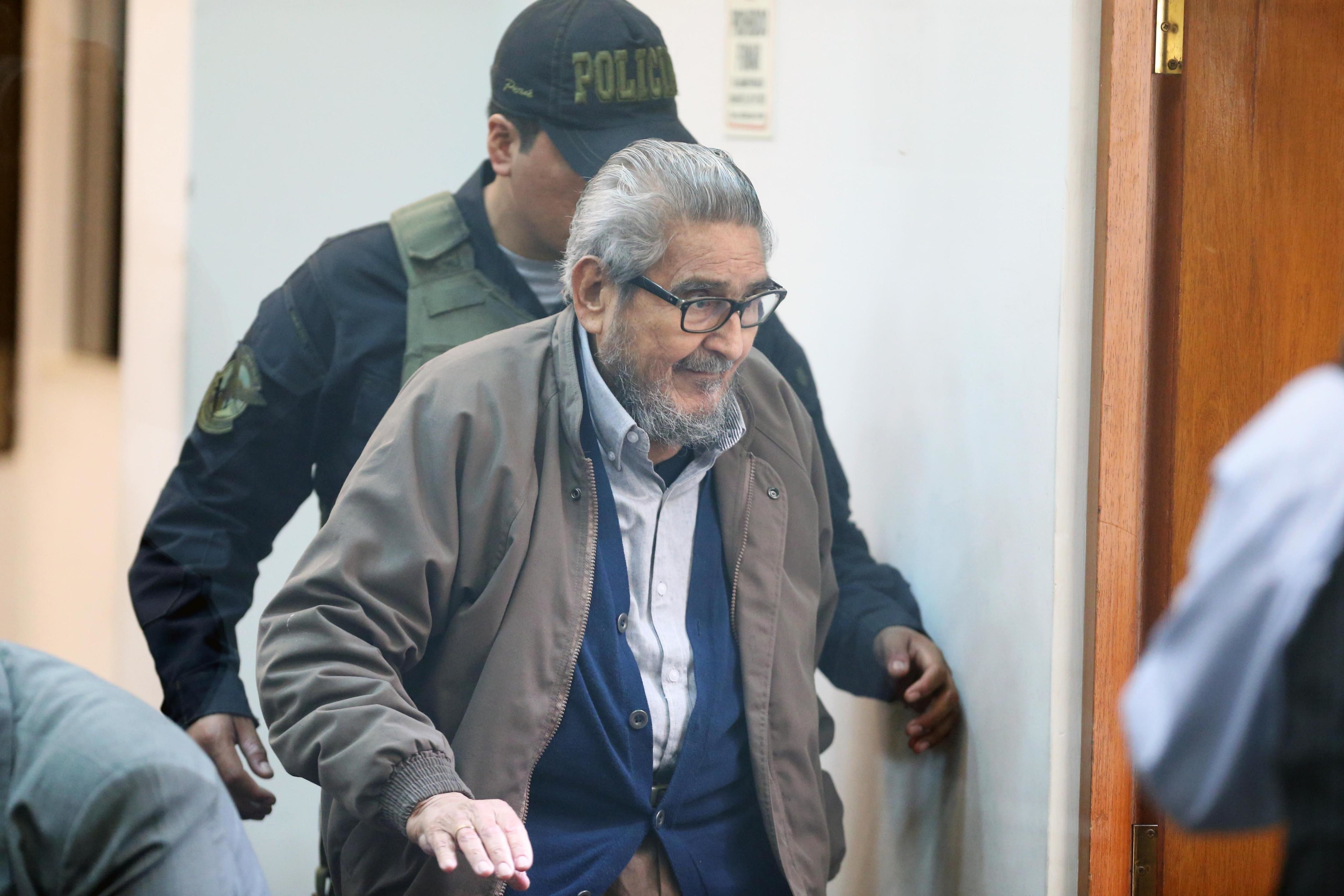 Ministro de Justicia de Perú pide incinerar el cadáver de Abimael Guzmán, líder de Sendero Luminoso