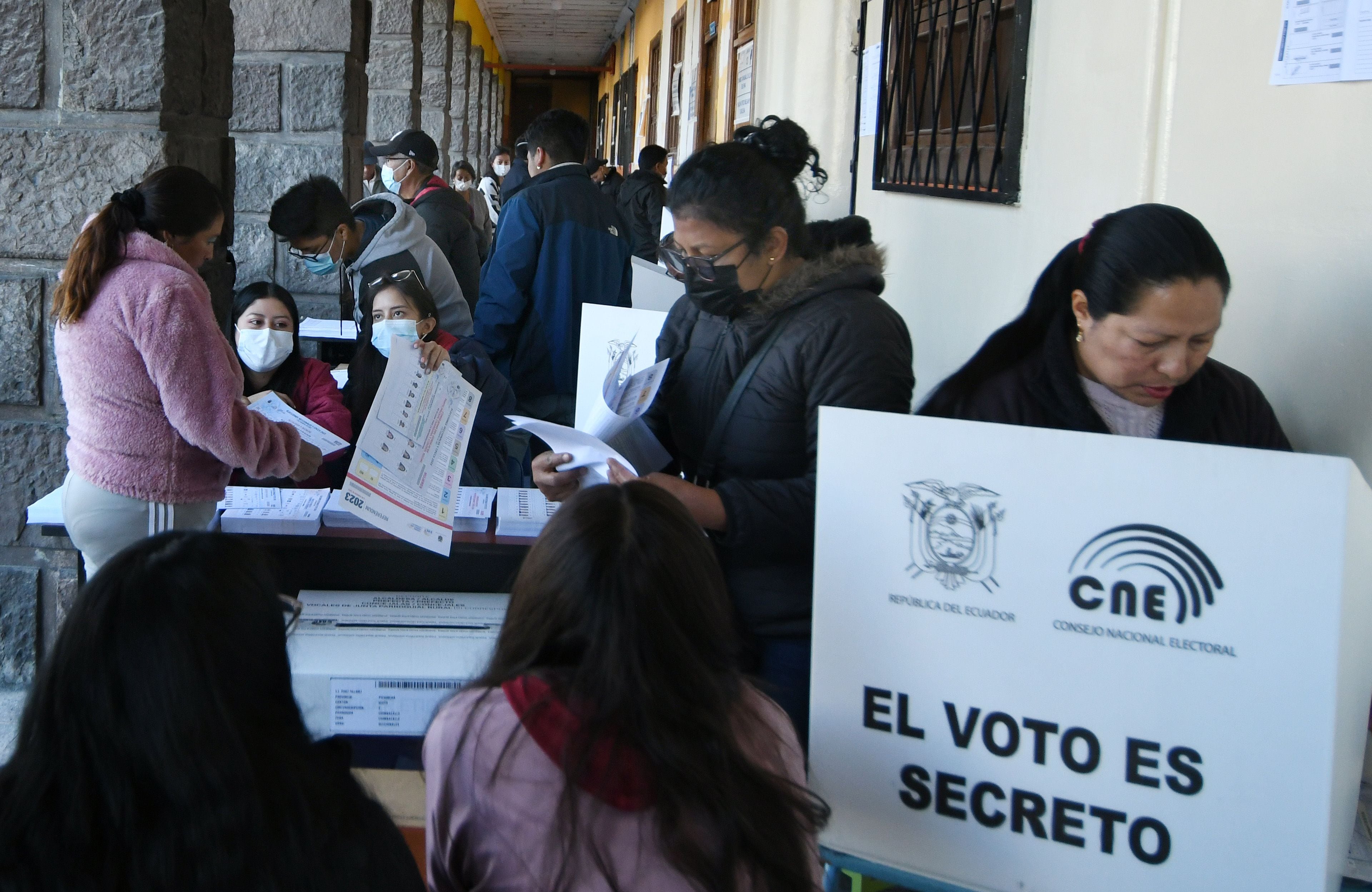 Conteo de votos para alcaldes y prefectos registra un mayor avance frente a otras dignidades