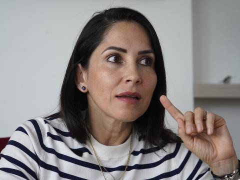 Luisa González: No hay ni pactos ni alianzas con ninguna bancada, ni con ningún otro partido político