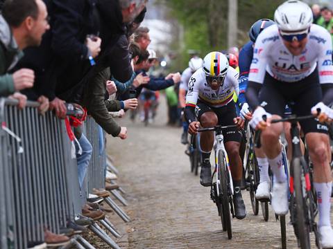 Jhonatan Narváez batalla ante los favoritos en la E3 Saxo Classic, el triunfo fue para Mathieu van der Poel