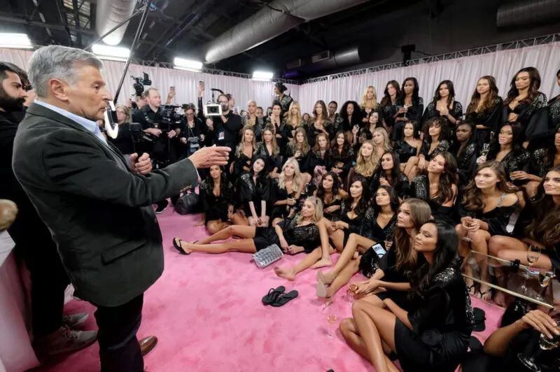 Ed Razek fue el creador del desfile de los ángeles de Victoria's Secret. GETTY IMAGES