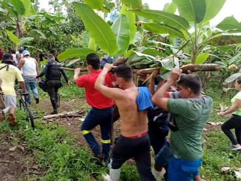 Drama de 26 horas hasta hallar cuerpo de  niño al que  una alcantarilla ‘tragó’ en Manabí