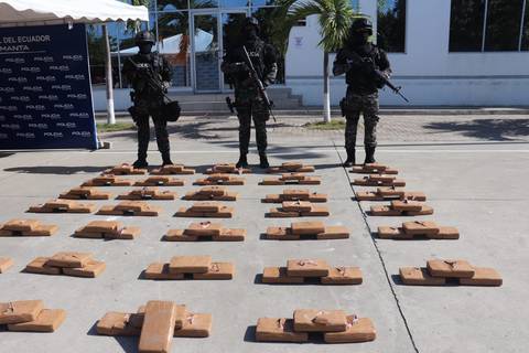 Narcos ahora mueven cargas más pequeñas para evadir controles desde la frontera norte hasta las costas de Manabí 