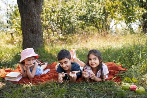 Cómo los árboles ayudan a mejorar el estado de ánimo de los niños, su capacidad de atención y su comportamiento