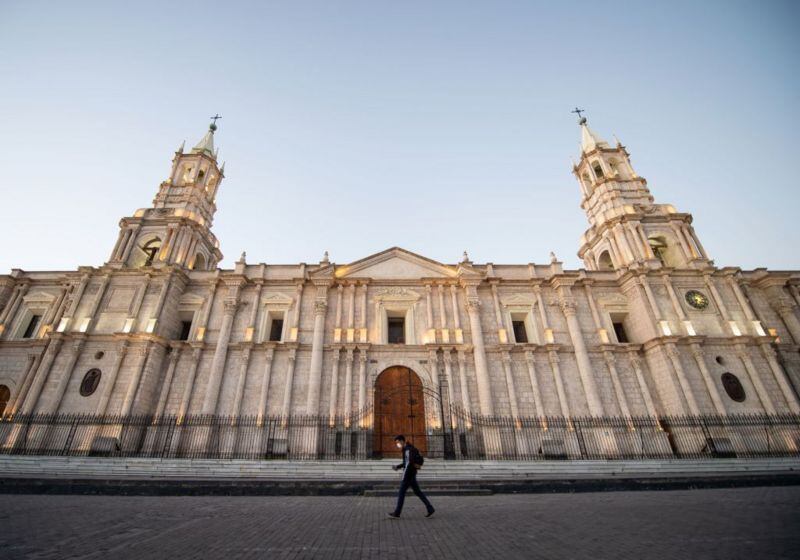 La Plaza de Armas de Lima es parte del perímetro considerado patrimonio mundial por la Unesco.