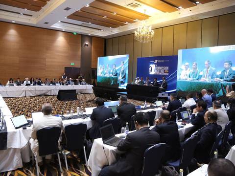 Manta congrega a delegados de 16 países que abordan el ordenamiento pesquero del Pacífico Sur