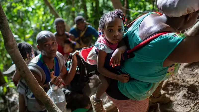 Los migrantes enfrentan condiciones extremas en la selva. Getty Images