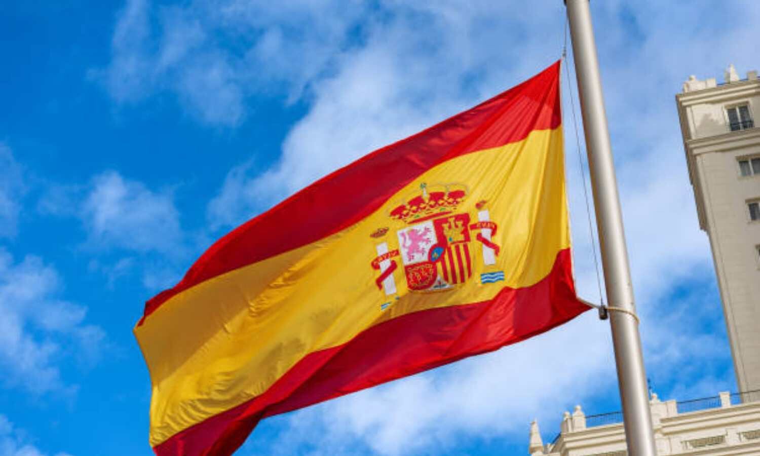 España es reconocida en LATAM como la "madre patria", por tratarse de ser los primeros colonizadores del continente americano.