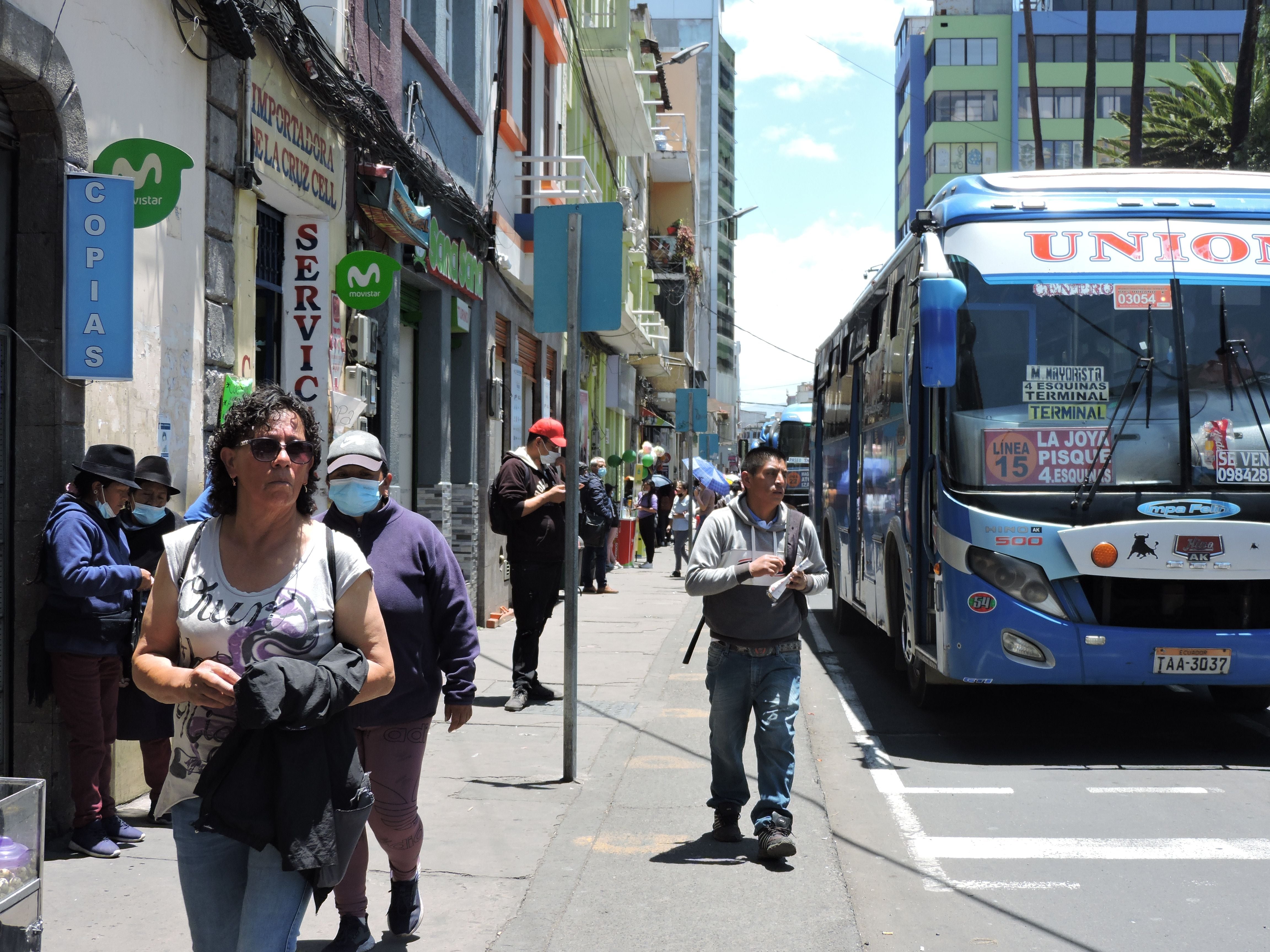 Recientes ataques con explosivos motivan manifestación pacífica en Ambato