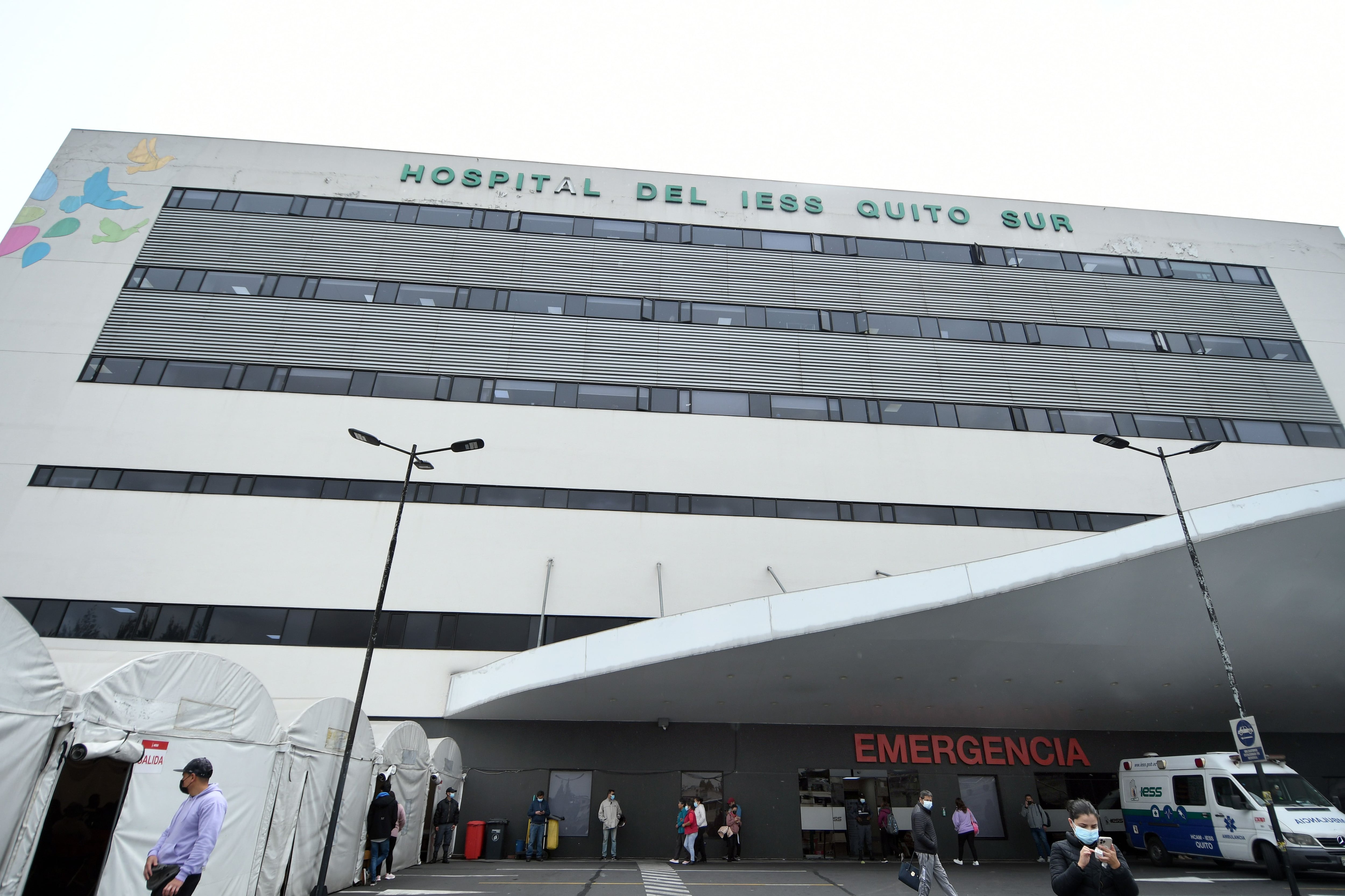 Así se puede postular a las 141 vacantes en el hospital IESS Quito Sur