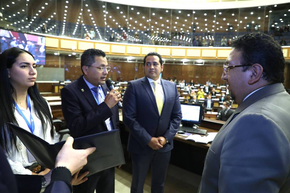 Rafael Correa Dice Que Investigar N Al Asamble Sta Ronny Aleaga Por