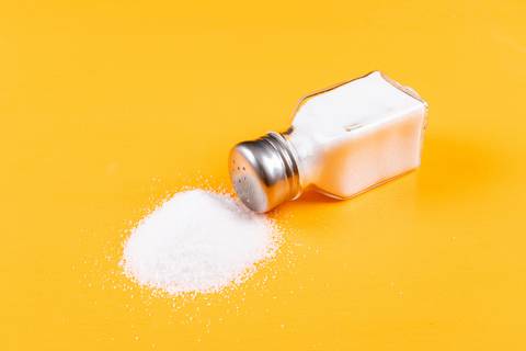 Estos son los estragos en la piel que te puede producir el consumo de sal en exceso