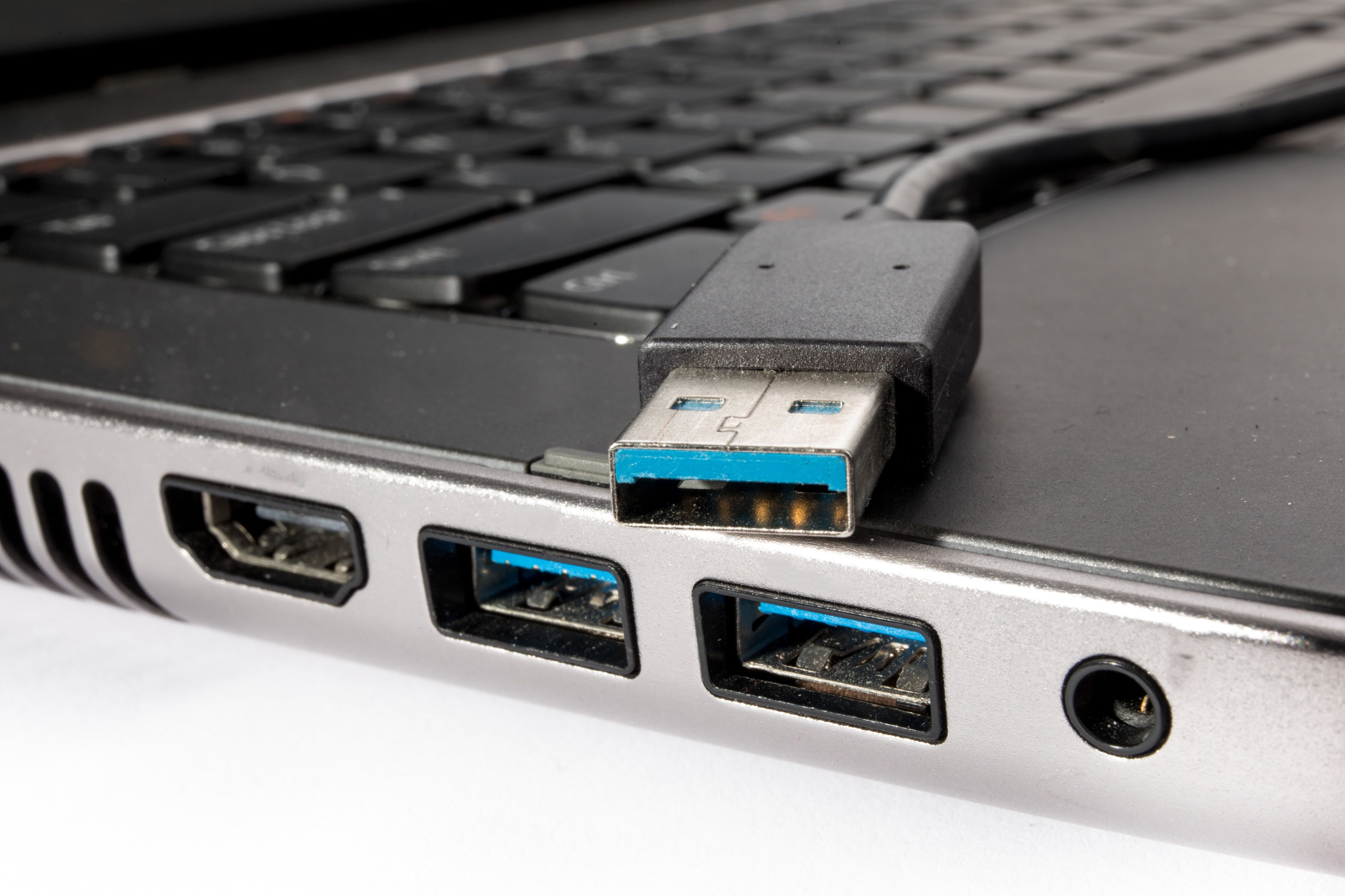 Qué significan los distintos colores de los puertos USB de nuestra PC ? -  Cultura Geek