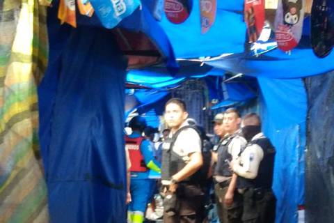 Dos muertos en una balacera en el mercado Cuatro Manzanas, en Guayaquil