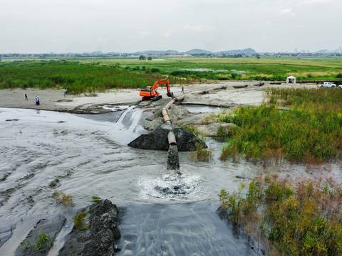 Un año del dragado del río Guayas: más de 1,5 millones de metros cúbicos de sedimento han sido removidos
