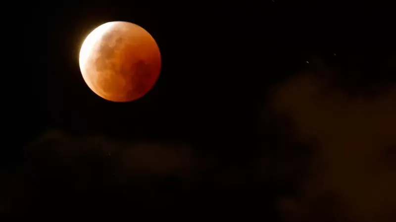 GETTY IMAGES Así se pudo ver la Luna durante el eclipse.