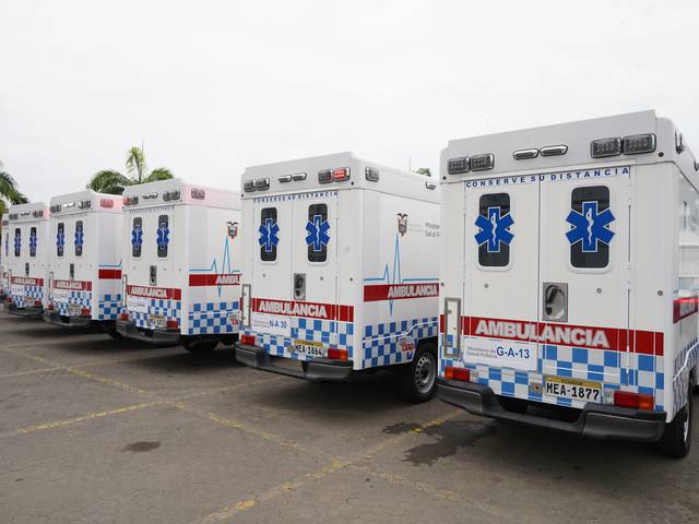 ‘No se ha comprado ninguna’: exministro de Salud aclara que ambulancias entregadas por el presidente Daniel Noboa fueron adquiridas en 2023