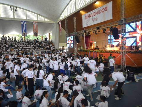 Más de dos mil jóvenes reafirmaron su fe en encuentro arquidiocesano en el colegio Javier, en Guayaquil