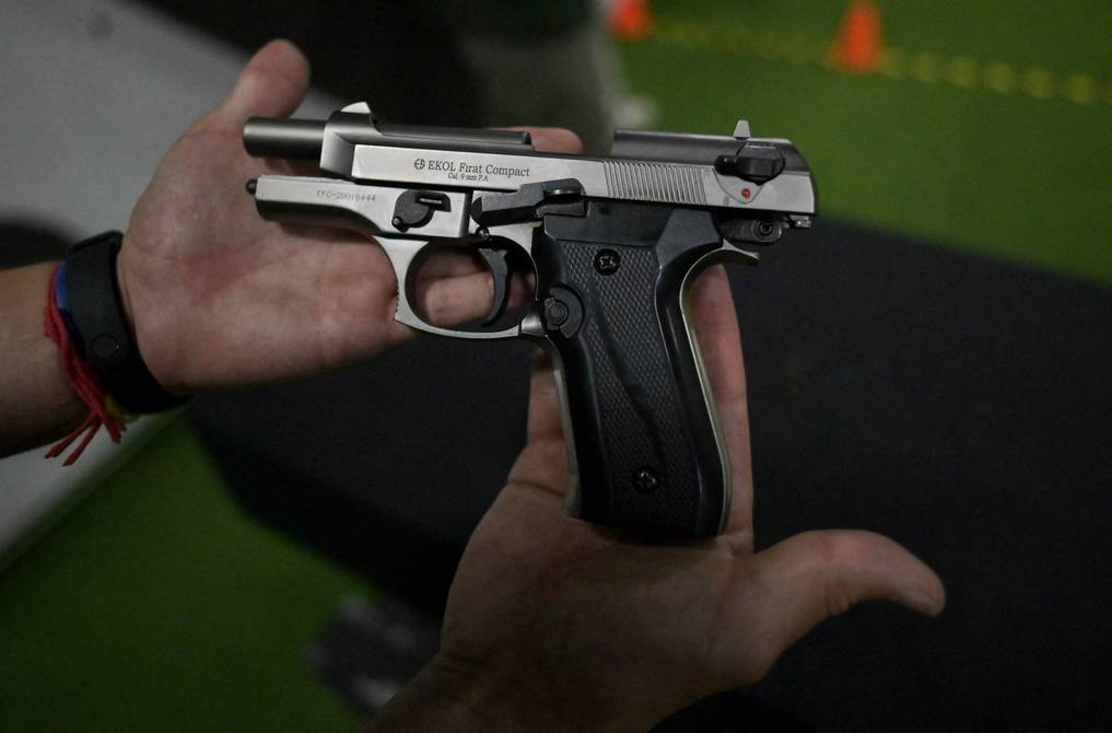 Las pistolas traumáticas: el peligroso “juguete” que se comercializa en  Colombia y que provoca temor debido a su parecido a un arma tradicional, Internacional, Noticias