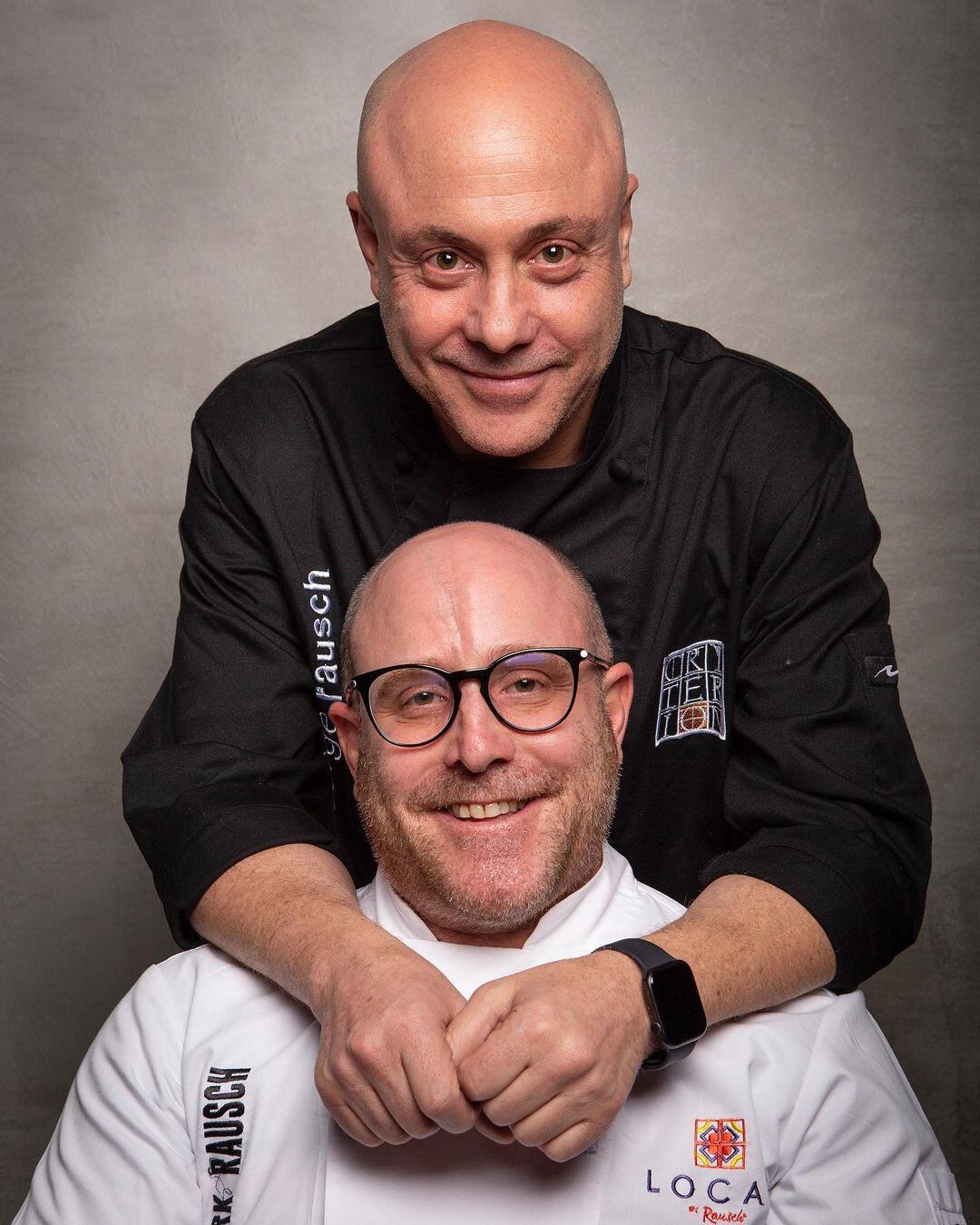 Con su hermano, el chef pastelero Mark Rausch. Foto: IG @jorge.rausch