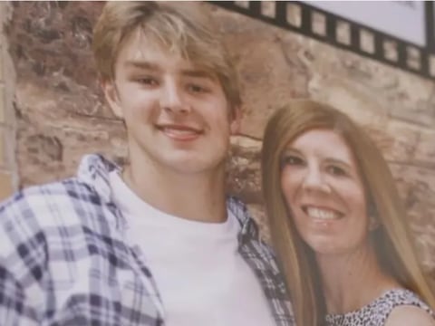 “En seis horas, mi hijo estaba muerto”: el duro testimonio de la madre de un joven que se suicidó tras ser extorsionado en Instagram con sus fotos sexuales