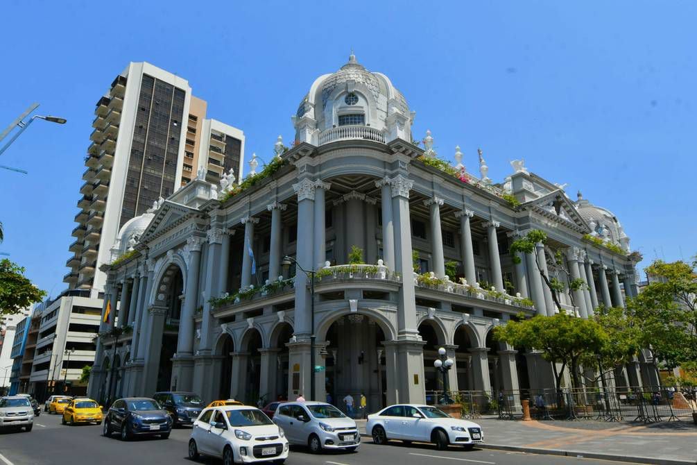 Denuncian robo de documentos de Archivo municipal de Guayaquil