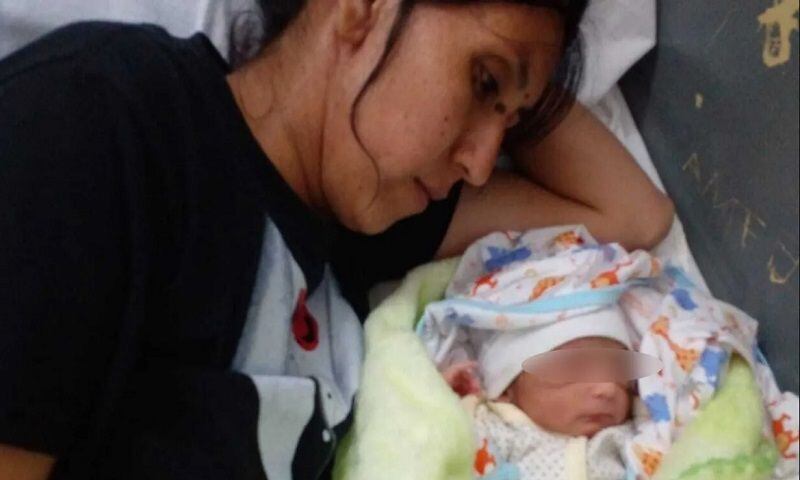 Natalia Pérez, la mamá del “Lionel santiagueño” tiene 30 años y ya regresó a su casa.