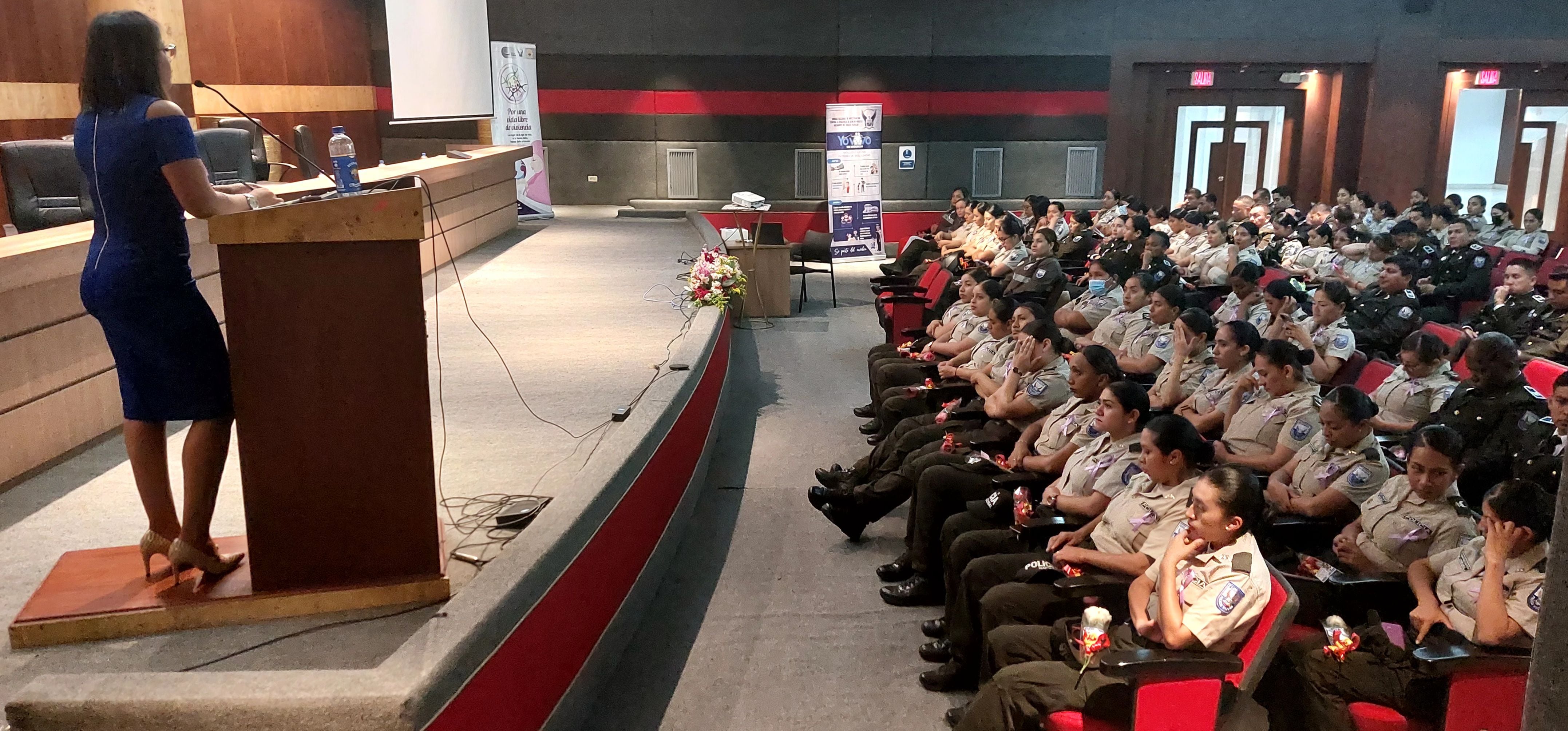 Servidoras policiales participan en charlas motivacionales en el marco del Día Internacional de la Mujer