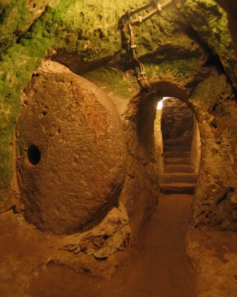 Rocas de media tonelada cerraban los túneles en tiempos de invasión. RICHARD BECK/GETTY IMAGES