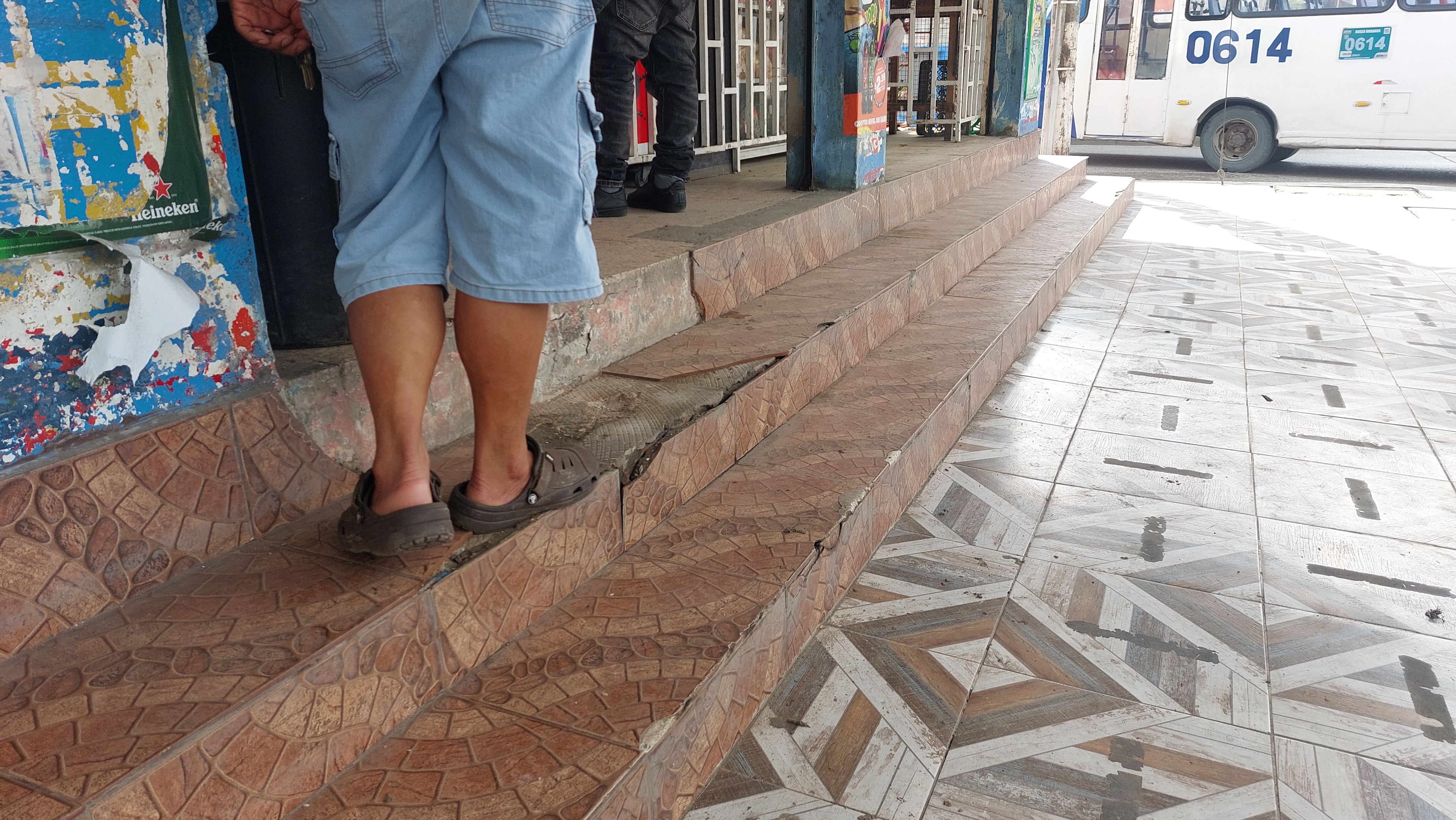 Mil dólares de entrada y 300 mensuales le exigen los ‘vacunadores’ a la dueña de una tienda de la vía a Daule