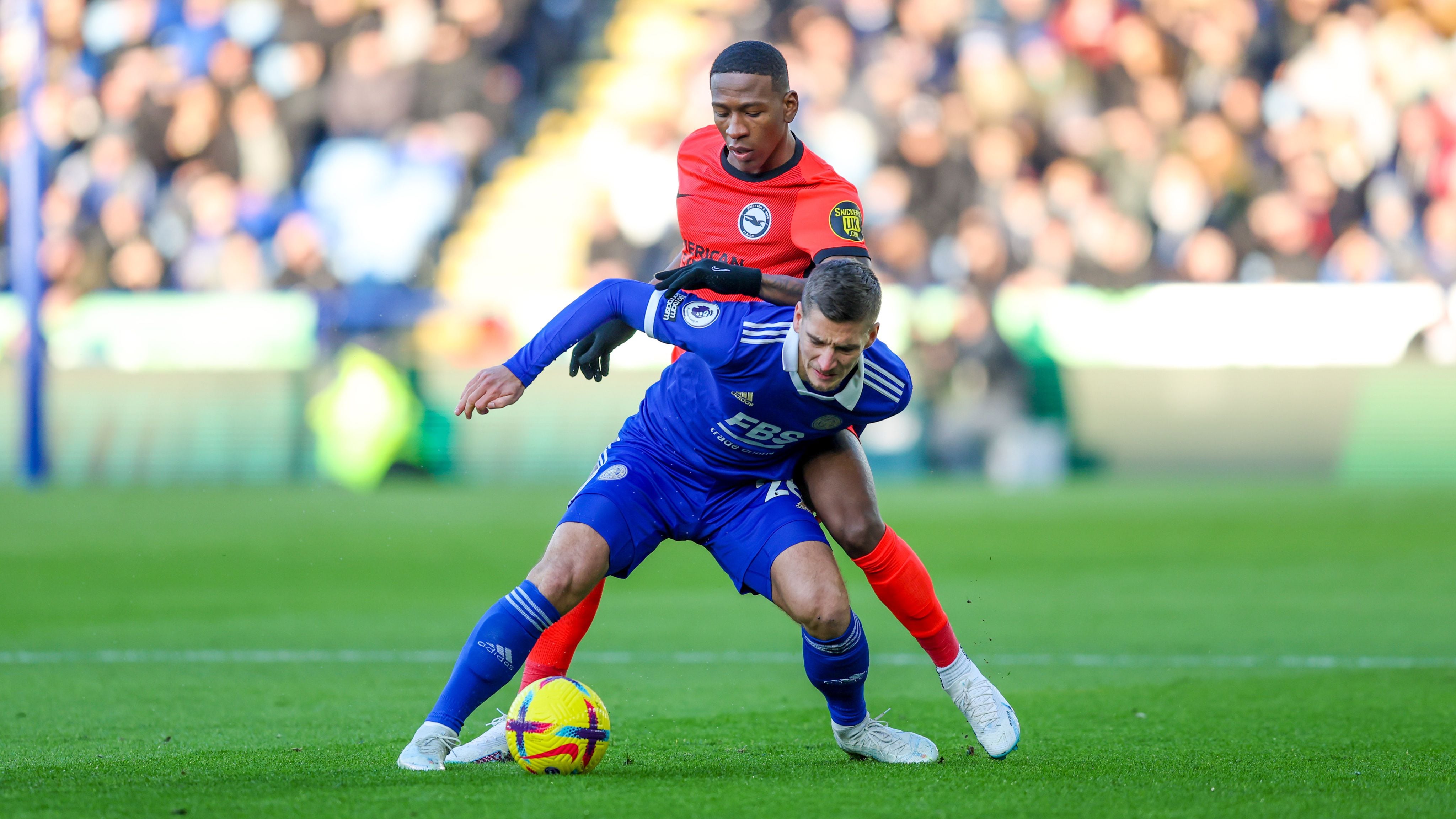 Con Moisés Caicedo y Pervis Estupiñán, Brighton logró empatar (2-2) de visita ante el Leicester City por la Premier League