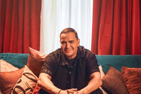 Víctor Manuelle: “Los latinos estamos aferrados a la salsa romántica”, reafirma el salsero al presentar su nuevo álbum ‘Retromántico’