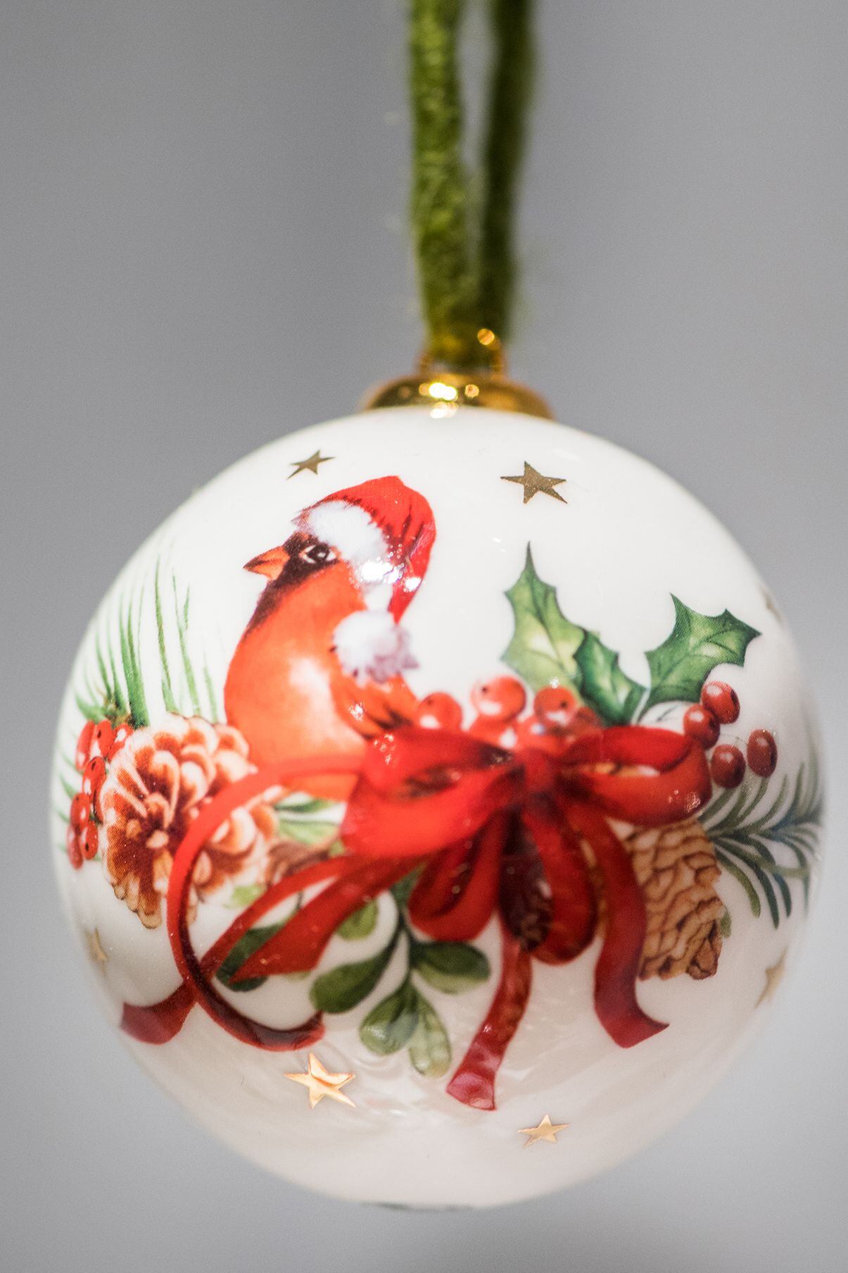 Una bola de árbol de Navidad de la colección Hutschenreuther se pudo ver el 8 de febrero de 2019 durante la feria de bienes de consumo Ambiente en Frankfurt (Alemania).