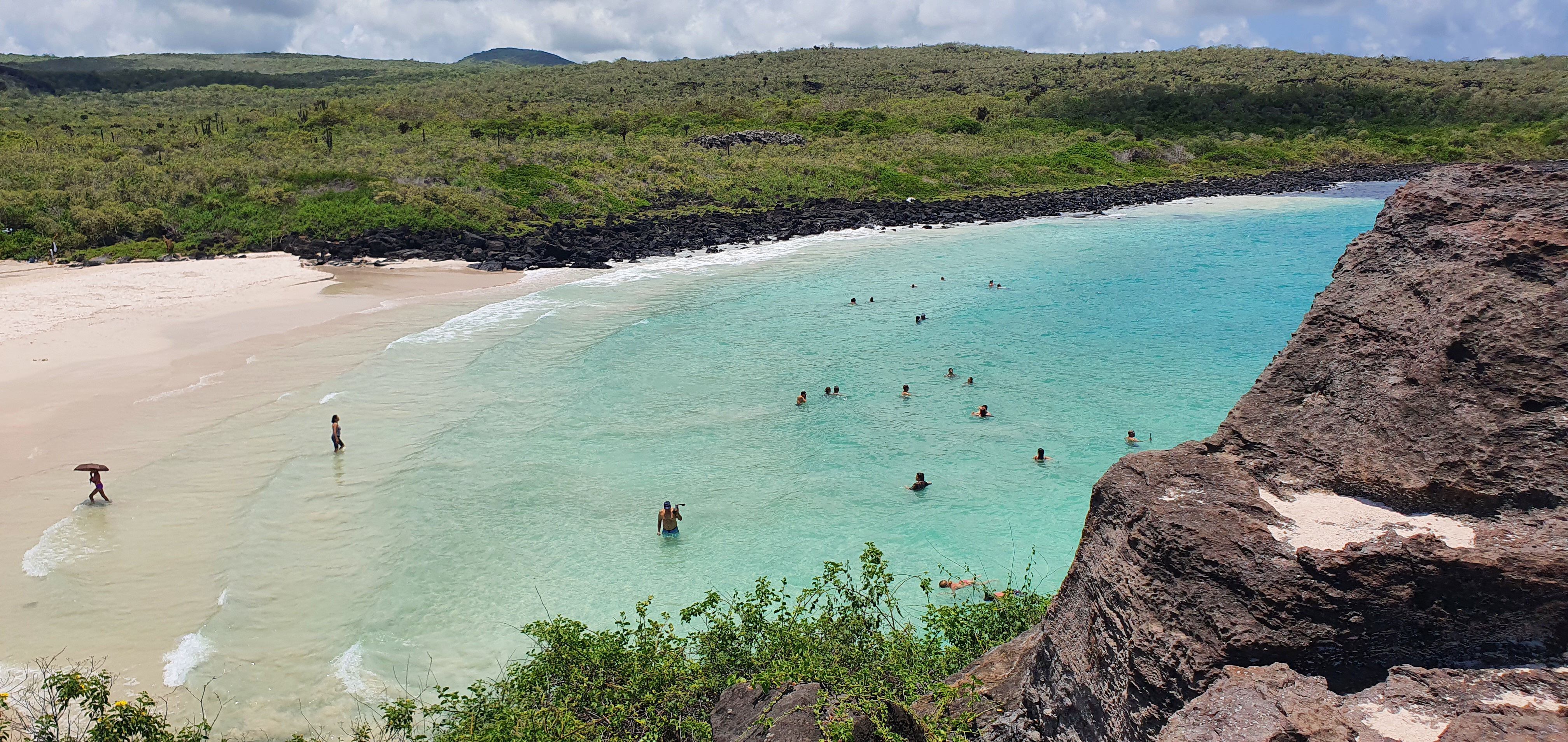 267.688 turistas visitaron Galápagos en 2022, en contraste con los 329.477 que lo hicieron en 2023, cifra récord.