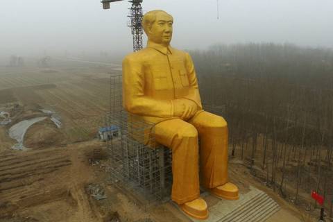 China erigió estatua dorada de 37 metros de altura para Mao Tse Tung