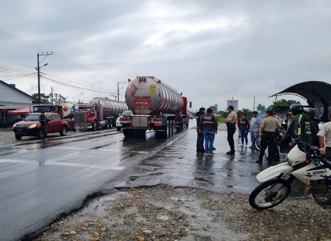 Lago Agrio acoge a viajeros que buscan entrar al sur de Colombia ante cierre de la vía Panamericana, en el tramo Nariño-Cauca 