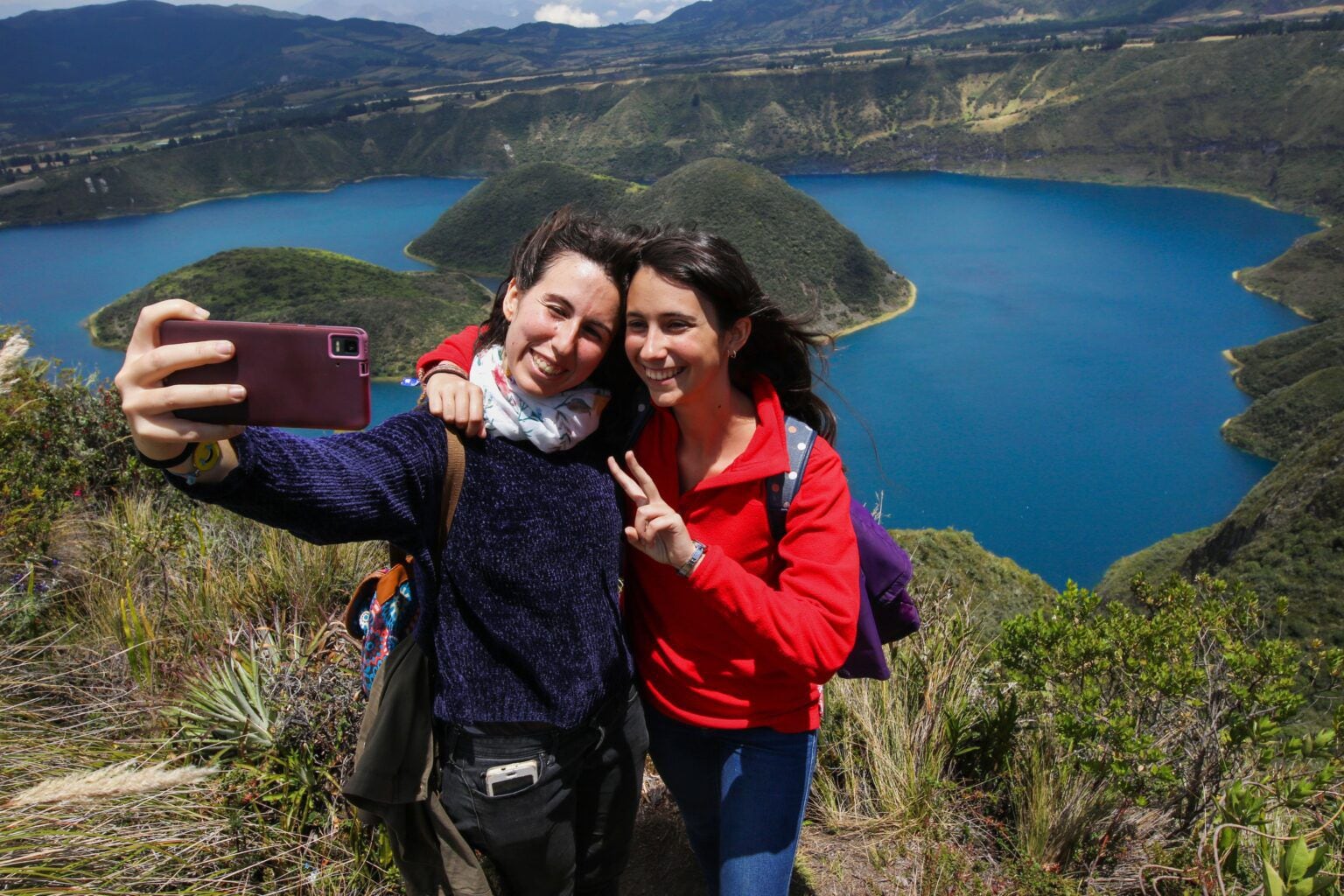 Ecuador crea guía turística para mujeres viajeras y grupos vulnerables