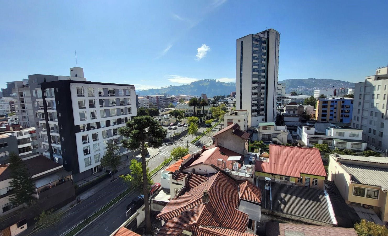 Inamhi prevé alta radiación solar por las mañanas y lluvias por las noches en Quito