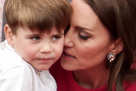 Louis, el hijo menor de los príncipes de Gales, se parece a Kate Middleton pero tiene el carisma, la actitud y la energía de Lady Di, señala experta: “Es muy divertido”