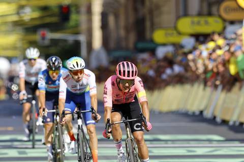 Tour de Francia: ¡Richard Carapaz, gigante! La ‘Locomotora del Carchi’ arriba al cuarto puesto de la clasificación general y Kevin Vauquelin gana etapa 2